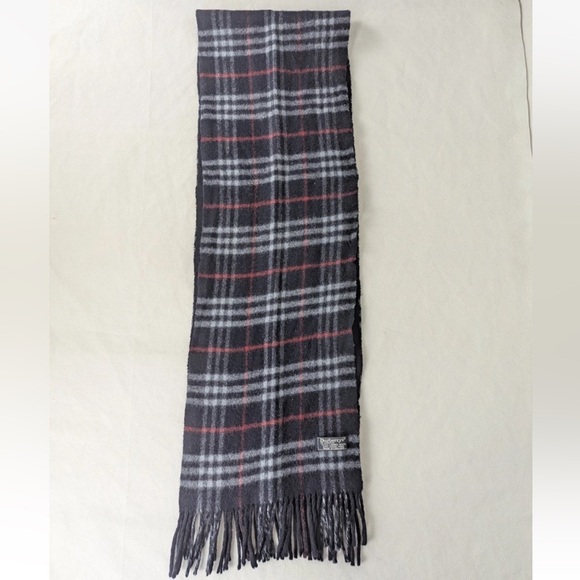 Vintage Burberry Classic Black and Red Plaid Scarf 100% lambs wool(unisex) - Picture 3 of 7